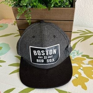 Unlimited Boston Red Sox, grey and  black snapback